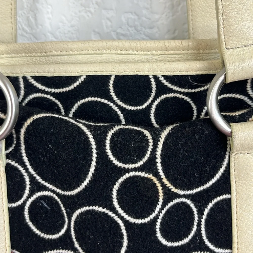 Tumi Wool Graphic VTG Circle Shoulder Tote Bag - Picture 8 of 10
